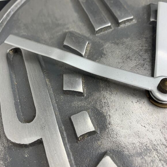 MCM Garage Black Silver Metal Wall Clock Takane Quartz Made in USA Movement‎ - Picture 6 of 8